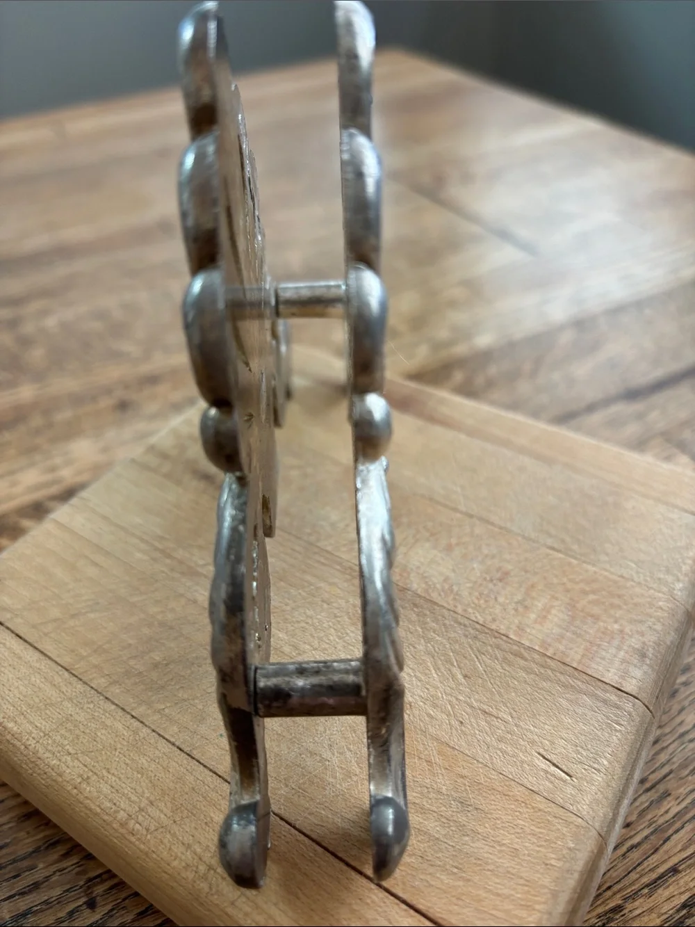 Vintage Silver-plate Decorative Knife Rest or Napkin Holder. Fan Design